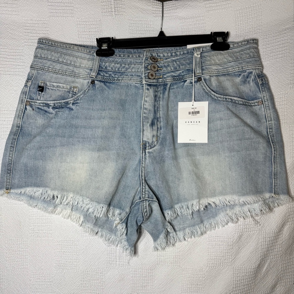 KanCan Womenβs Hi-Rise Triile Button Lightβ Blue Frayed Hem Jean Shorts size 1XL